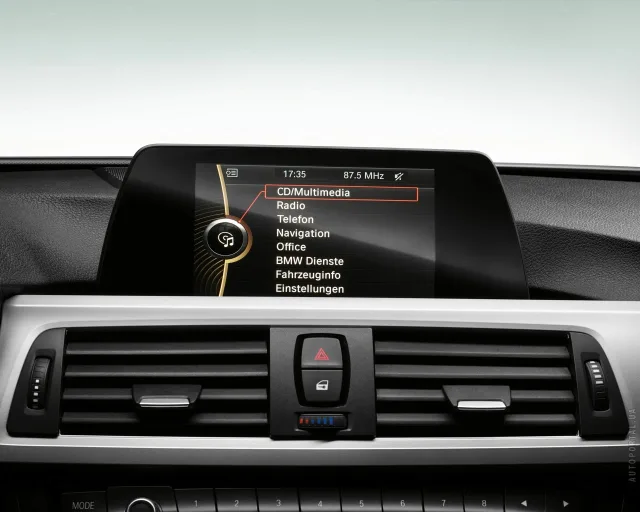 BMW 320d MT — 11