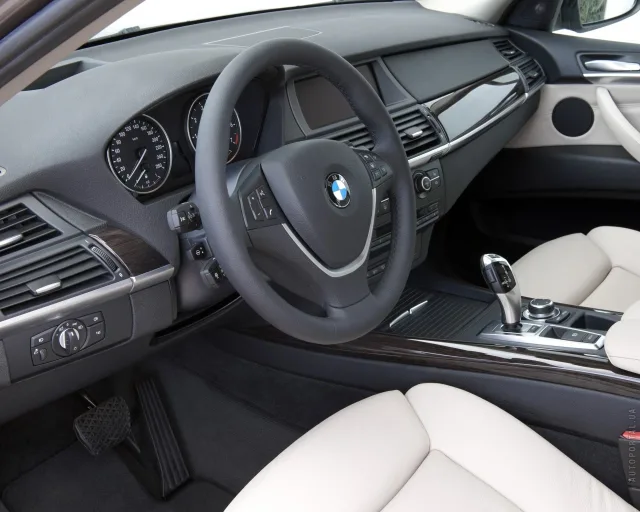 BMW X5 xDrive40d AT — 8