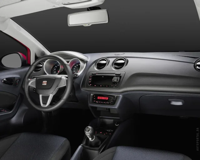 SEAT Ibiza 1.6 MT Reference — 5