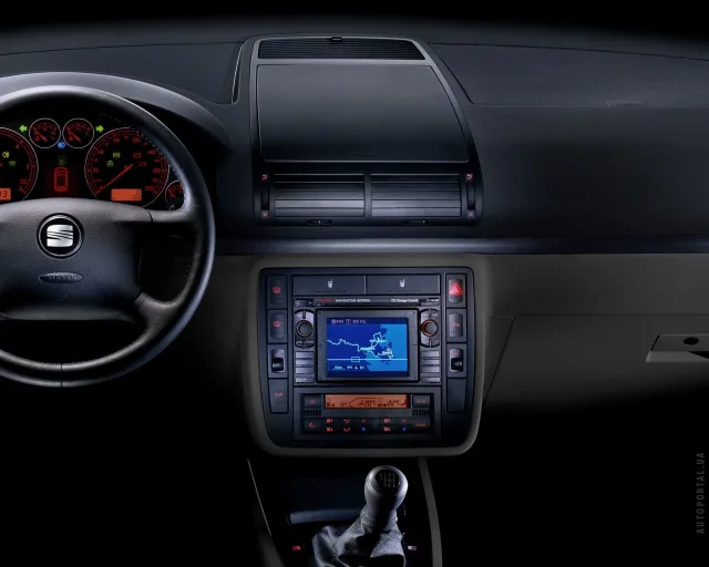 SEAT Alhambra 2000 minivan — 6