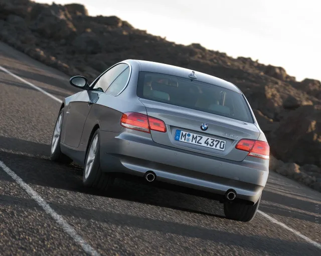 BMW 330d Coupe MT — 25