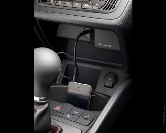 SEAT Ibiza 2012 (СЕАТ Ибица) хэтчбек — 10