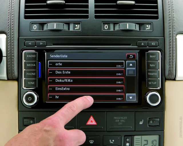 Volkswagen Touareg 2007 crossover — 4