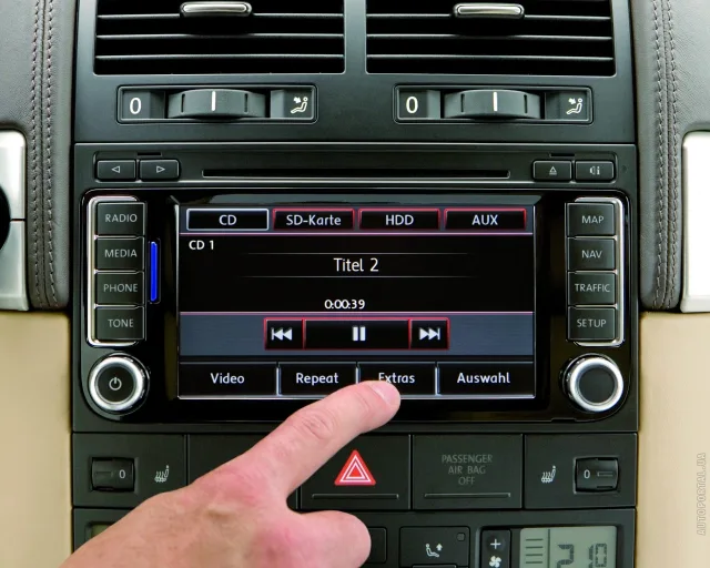 Volkswagen Touareg 2007 crossover — 12