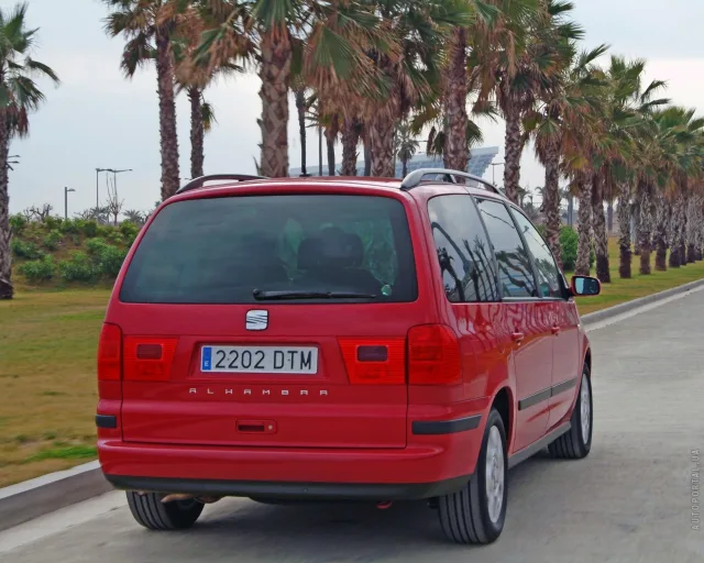 SEAT Alhambra 2000 minivan — 21