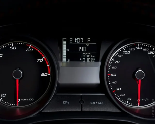 SEAT Ibiza 2012 (СЕАТ Ибица) хэтчбек — 8