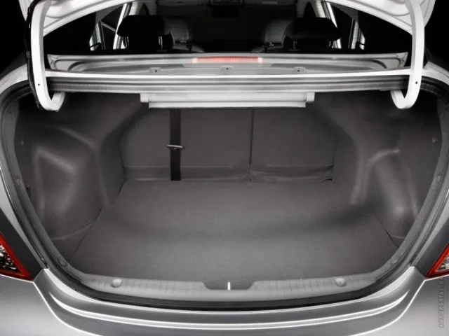 Hyundai Accent 1.6D MT Optima — 7