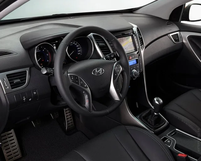 Hyundai i30 2012 (Хюндай, Хундай и30) хэтчбек — 6
