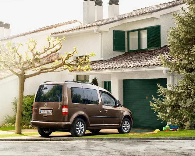 Volkswagen Caddy 2010 (Фольксваген Кадди) микровэн — 9
