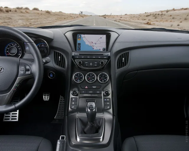 Hyundai Genesis Coupe 2012 купе — 5