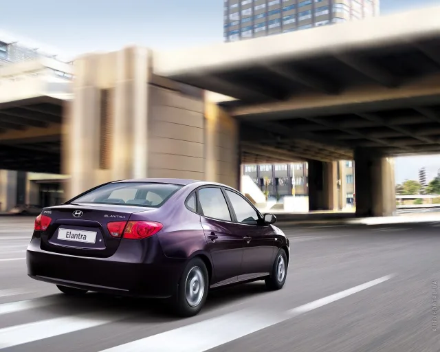 Hyundai Elantra HD седан — 8