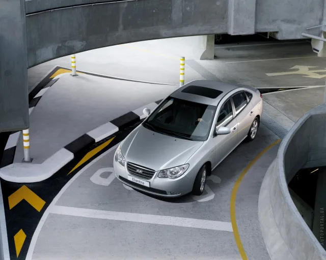 Hyundai Elantra HD седан — 16
