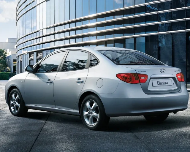 Hyundai Elantra HD седан — 24