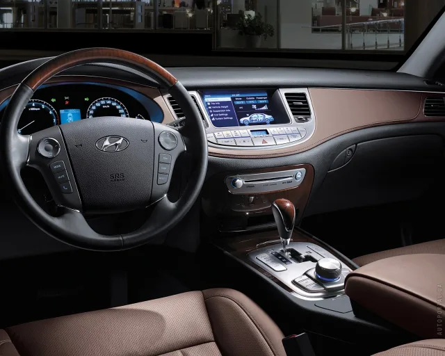 Hyundai Genesis 3.8 AT — 9