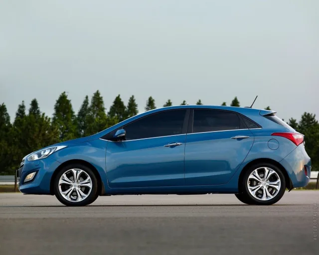 Hyundai i30 2012 (Хюндай, Хундай и30) хэтчбек — 24