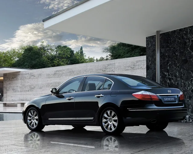 Hyundai Genesis 3.8 AT — 24