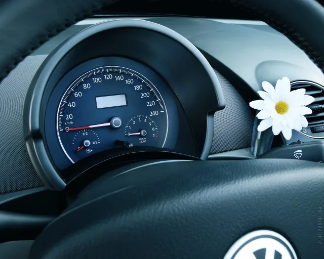 Volkswagen New Beetle 1.8T MT Highline — 2