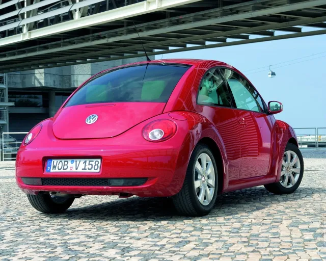 Volkswagen New Beetle 1.8T MT Highline — 10