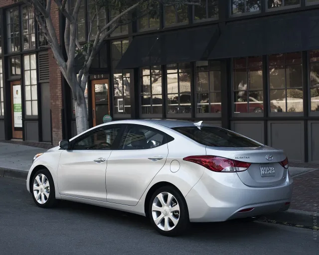 Hyundai Elantra MD седан — 21