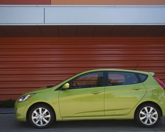 Hyundai Accent 2011 хетчбек — 17