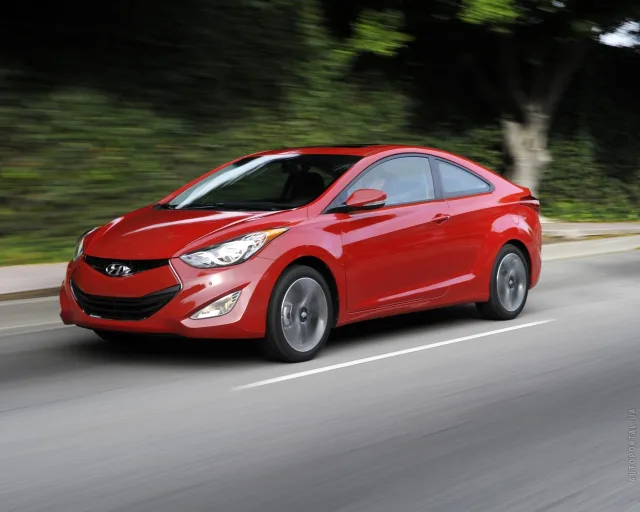 Hyundai Elantra Coupe coupe — 14