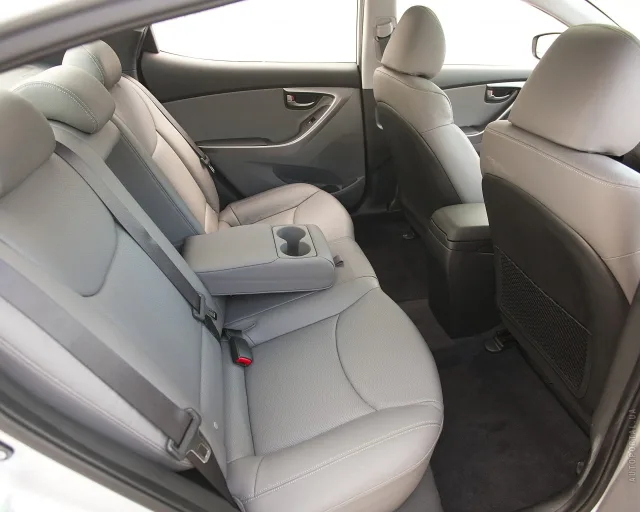 Hyundai Elantra MD седан — 6