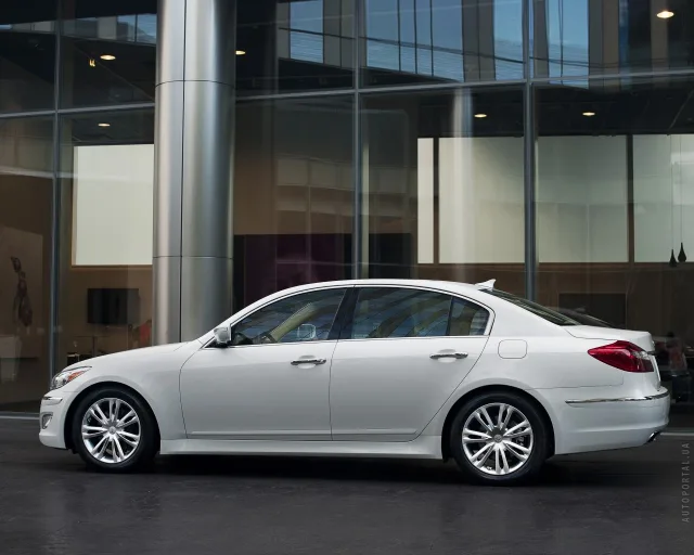 Hyundai Genesis 3.8 AT Premium — 21