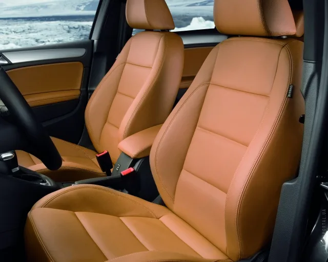 Volkswagen Golf 2012 хетчбек — 4