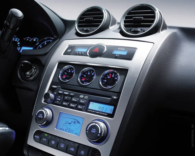 Hyundai Coupe 2.7 MT — 8