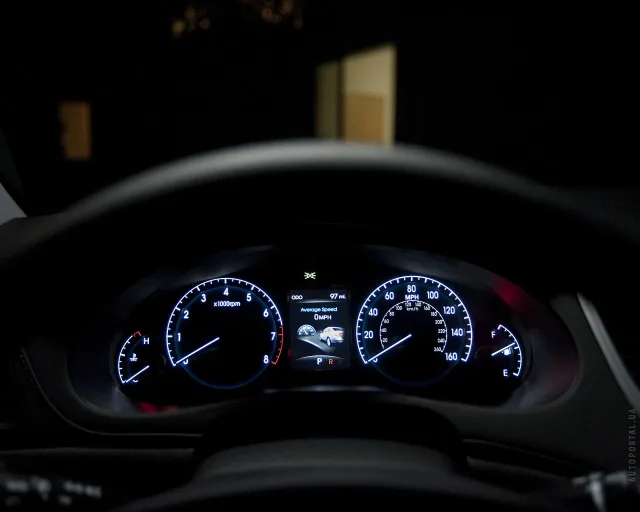 Hyundai Genesis 3.8 AT Premium — 6