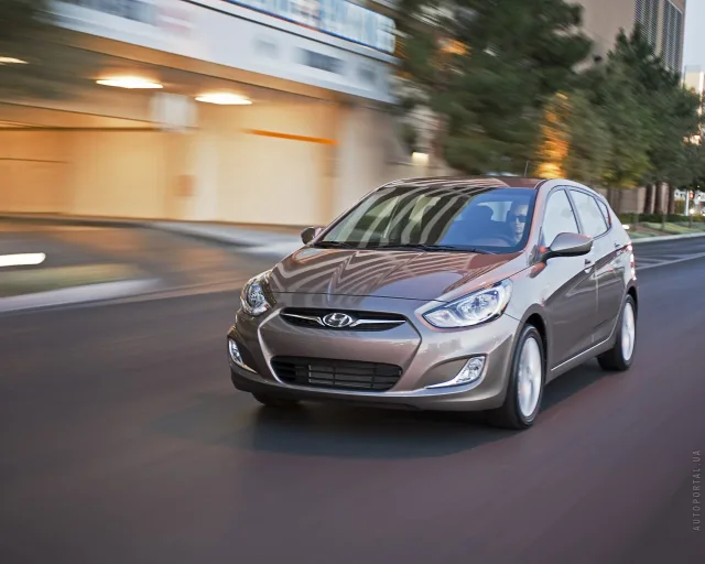 Hyundai Accent 2011 хетчбек — 22