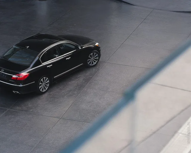 Hyundai Genesis 3.8 AT Premium — 23