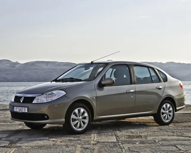 Renault Symbol 2009 sedan — 18