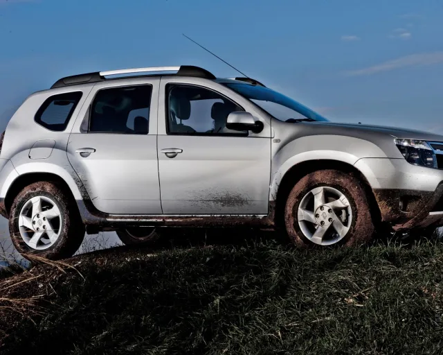Renault Duster 2010 crossover — 18
