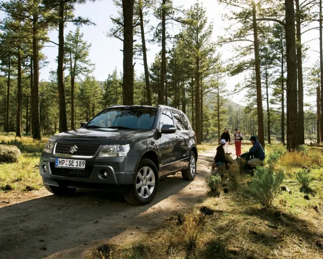 Suzuki Grand Vitara 2005 кросовер — 9