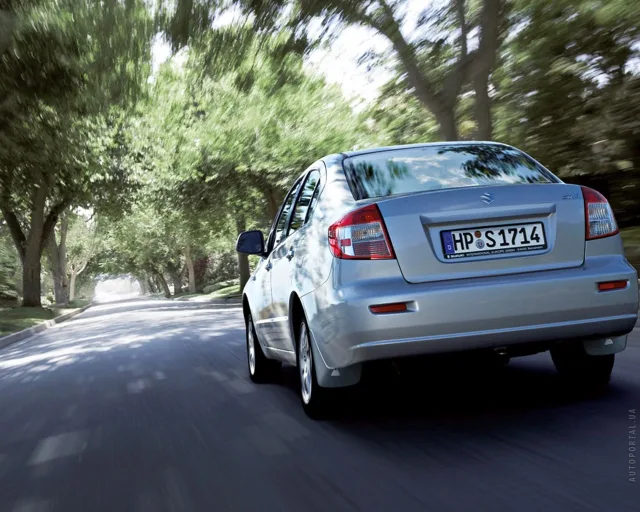 Suzuki SX4 1.6 MT GLX — 3