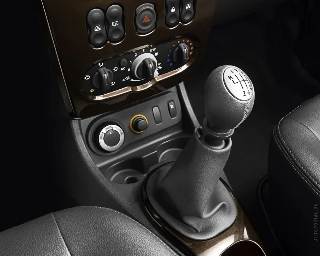 Renault Duster 2010 crossover — 9