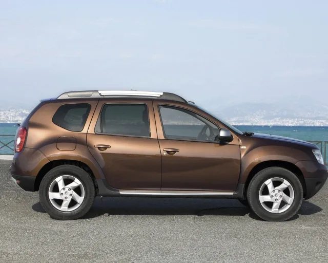 Renault Duster 2010 crossover — 17