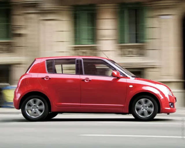 Suzuki Swift 2004 хетчбек — 7