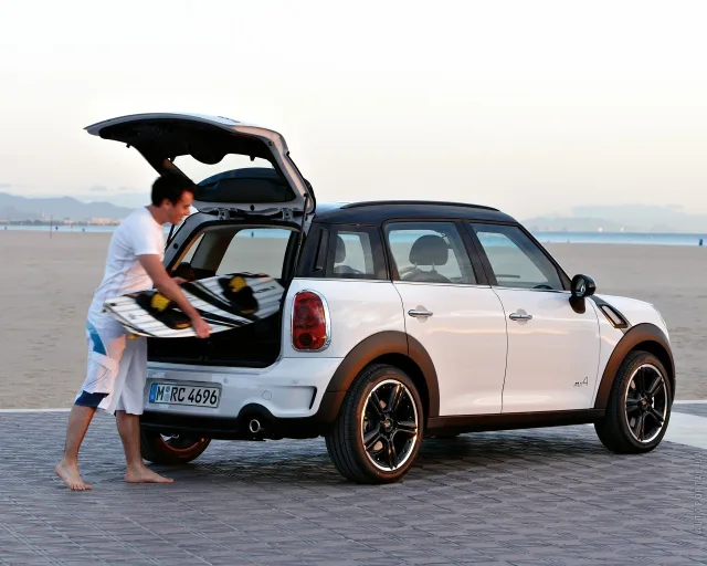 MINI Cooper S Countryman crossover — 25