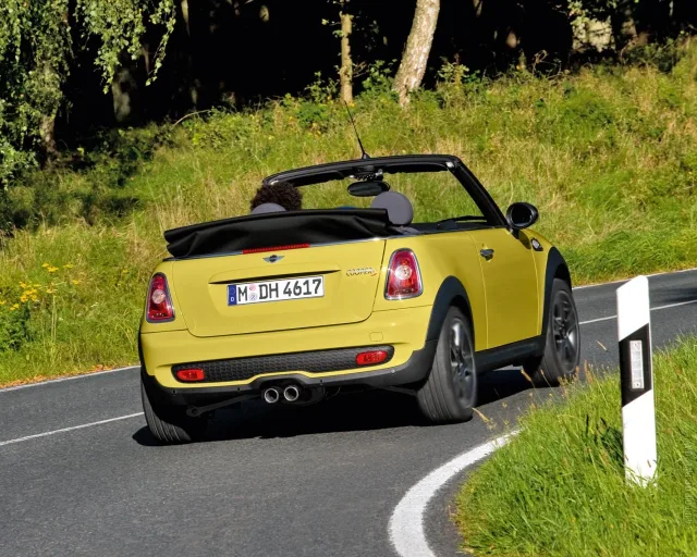 MINI Cooper S convertible — 16