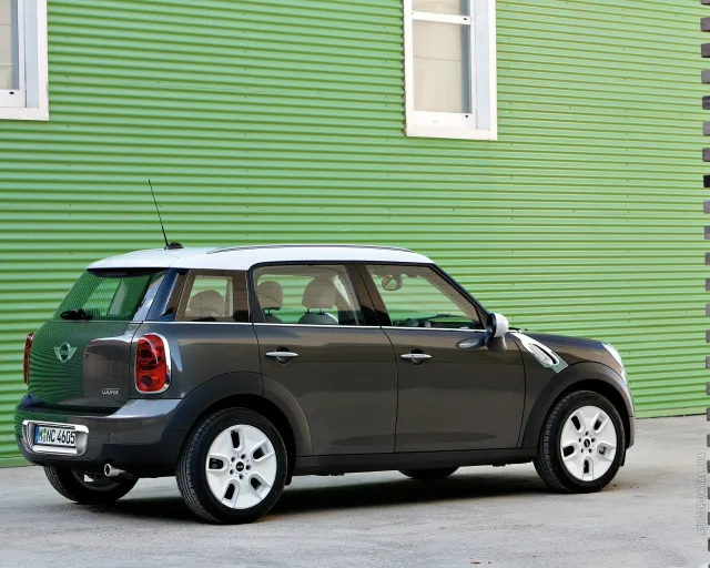 MINI One Countryman (Мини Ван Кантримен) кроссовер — 11