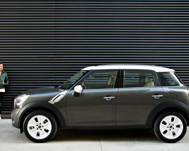 MINI One Countryman (Мини Ван Кантримен) кроссовер — 18