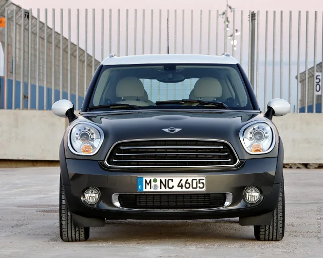 MINI One Countryman (Мини Ван Кантримен) кроссовер — 16