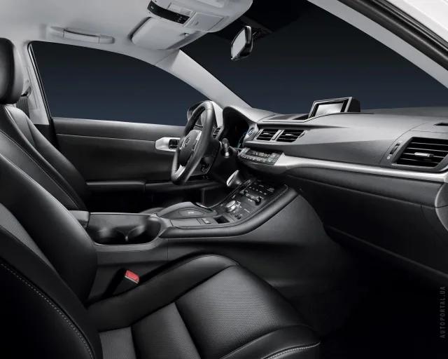 Lexus CT 200h 2011 хетчбек — 8