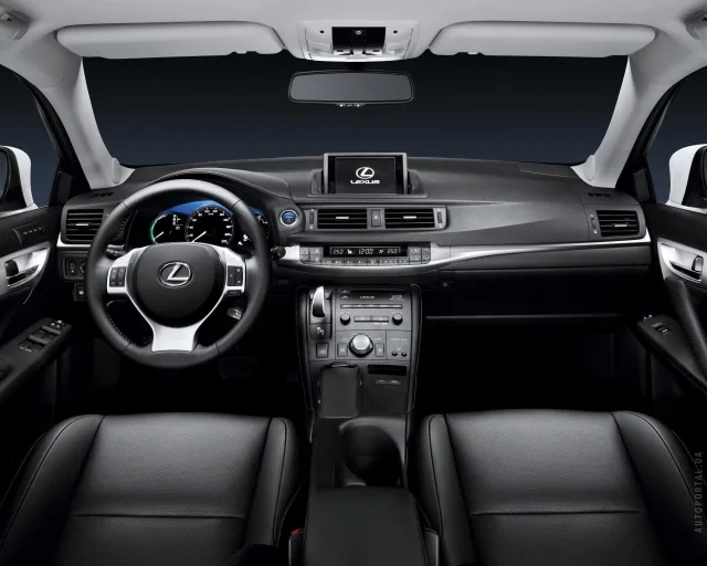 Lexus CT 200h 2011 хетчбек — 2