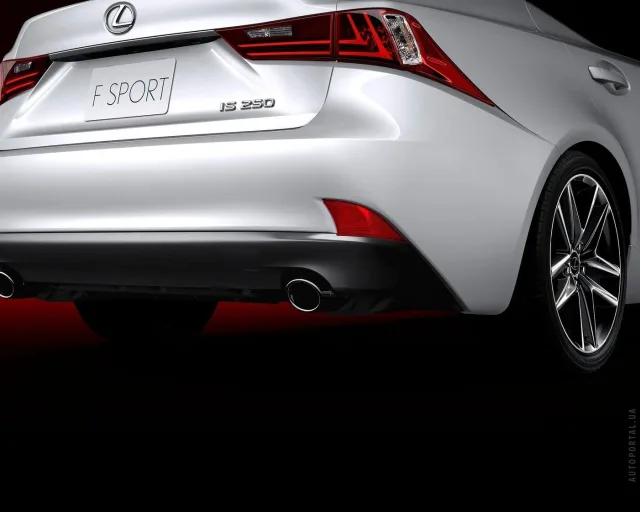 Lexus IS 2013 sedan — 16