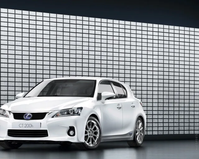 Lexus CT 200h 2011 хетчбек — 17