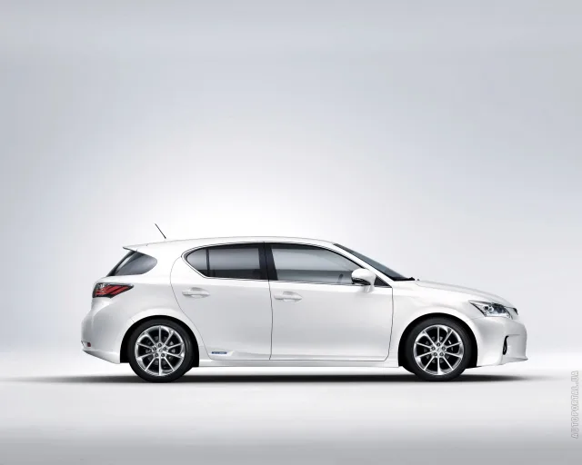 Lexus CT 200h 2011 хетчбек — 23