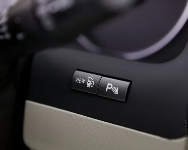 Lexus LX 570 AT Luxury — 25